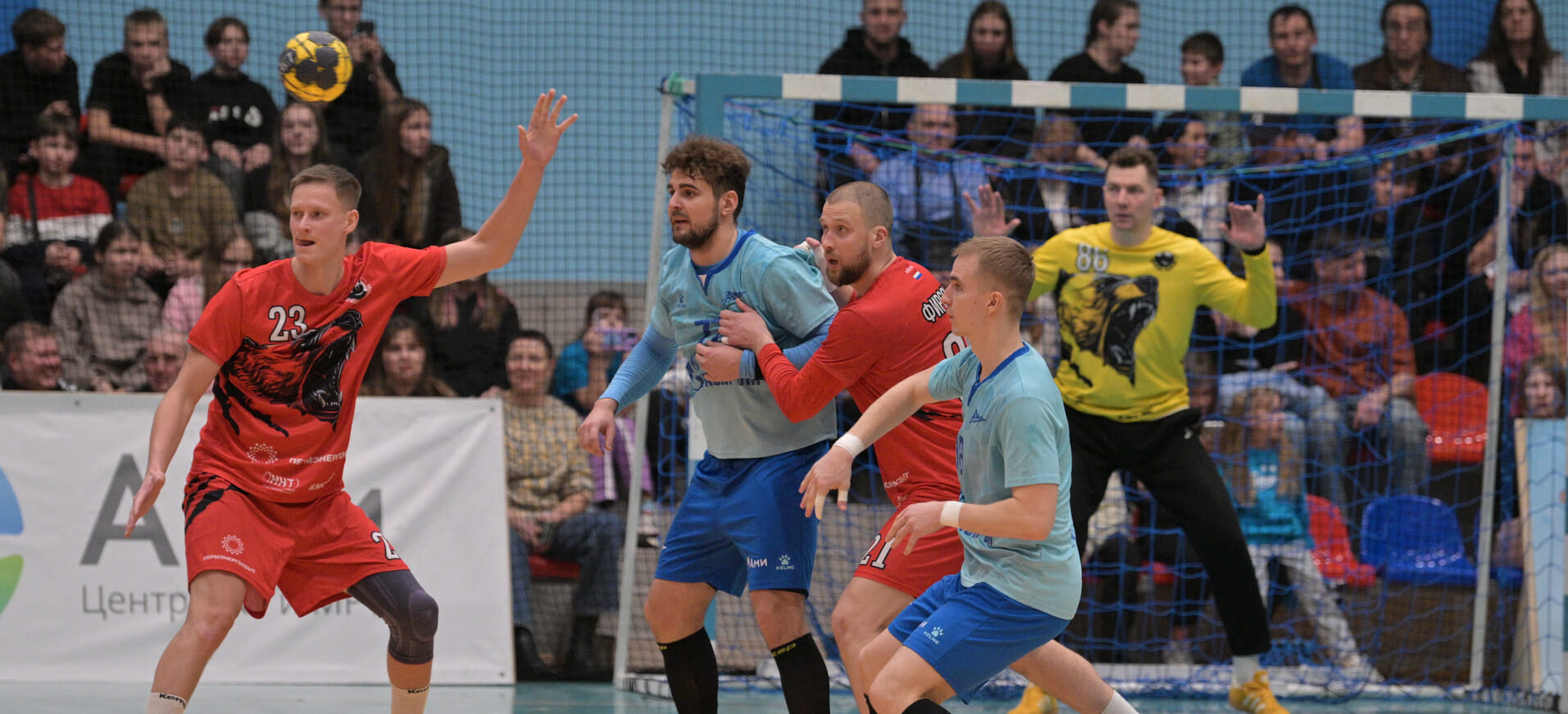 Торгованов вовремя бросил в бой Кузнецова. И "Зенит" вновь приструнил лидера