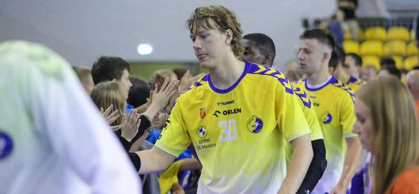 Польша. Официально. Шведский полусредний Эллиот Стенмальм покинул "Кельце" и присоединился к "Истаду"