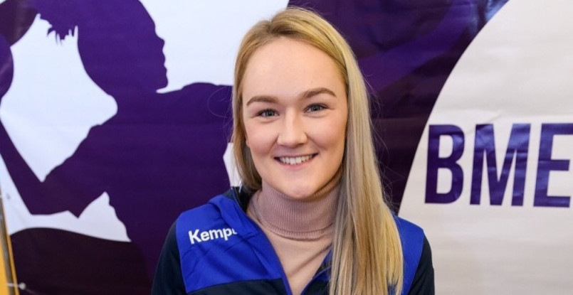 Женская Суперлига. В Тольятти после разрыва крестообразных связок была прооперирована левая крайняя "Лады" Валентина Барынина