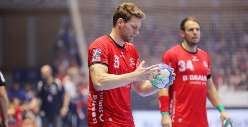 Бундеслига. "Ганновер" впервые в сезоне проиграл, уступив "Мельзунгену", но остался во главе турнирной таблицы 