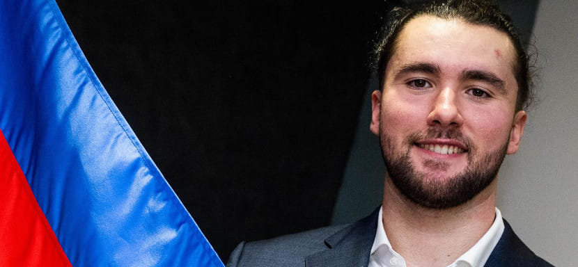 Испания. 24-летний линейный сборной Португалии Луиш Фраде пролонгировал контракт с "Барселоной"