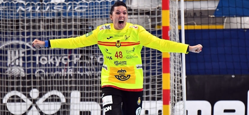 Румыния. Ветеран сборной Испании Дарли Зокби и левая крайняя из Черногории Дияна Мугоша продлили контракты с "Крайовой"