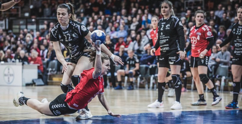 Женская бундеслига. В единственном матче воскресенья "Байер" уверенно победил "Майнц"