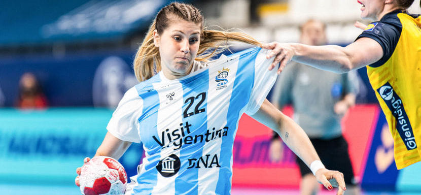 Франция. Левая полусредняя сборной Аргентины Эльке Карстен сменила норвежский "Мёльде" на "Бур-де-Пеж"