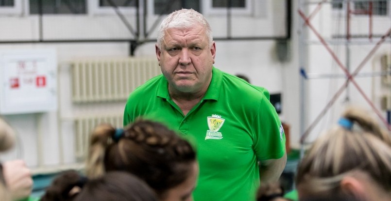 Кубок ЕГФ. Евгений Трефилов на скамейке краснодарской "Кубани" в ответной игре с венгерским "Эрдом"