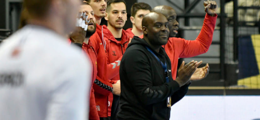 Венгрия. Кадровый слух. 46-летний испанский специалист Давид Давис имеет большие шансы возглавить "Пик" на сезон-2023/24