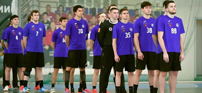 Высшая лига. "Чеховские медведи - 2" добились двух побед подряд, "Каустик" поднялся в первую тройку и остальные результаты