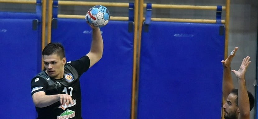 Трансферный слух. Правый полусредний "Металурга" Мартин Серафимов станет игроком лидера второй бундеслиги "Гамбурга"