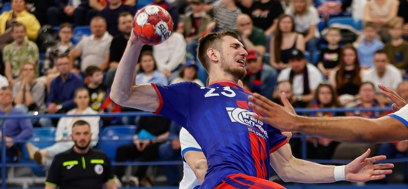 Лучшим левым полусредним минувшего сезона по версии ФГР признан московский армеец Илья Белевцов