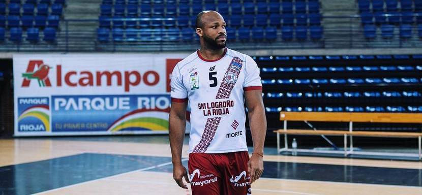 Испания. Кубинский полусредний Анхель Риверо выбыл из строя до конца года из-за травмы колена