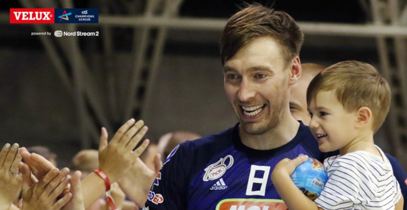 Лига чемпионов. Венгерский "Пик" и французский "ПСЖ" добились побед в матчах четвертого тура группы "А"