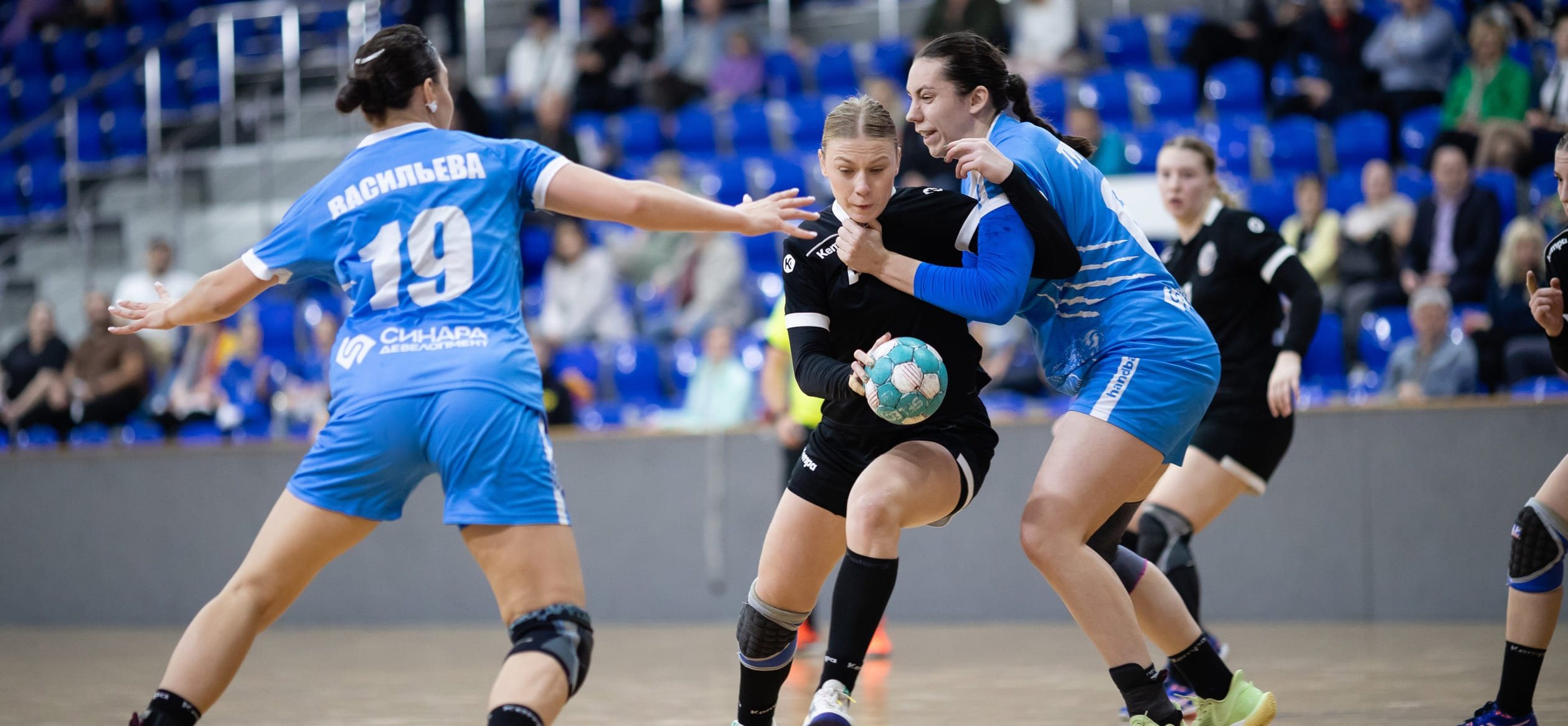 Кубок России. Женщины. В 1/8 финала "Университет" принимает в понедельник "Астраханочку", а "Ставрополье" с Зотиной и Голец — "Динамо-Синару"