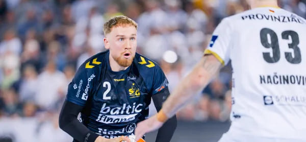 В "северном дерби" немецкой бундеслиги "Киль", как и на неделе в Европейской лиге, победил "Фленсбург", "Вецлар" выиграл в гостях у "Миндена".