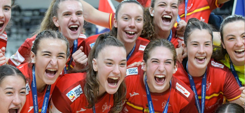 Открытое первенство Европы (U-16). Девичья сборная Испании одержала семь побед подряд и стала обладательницей престижного трофея