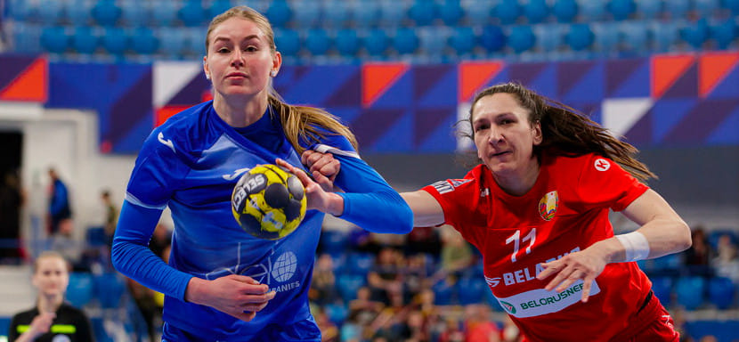 20 гандболисток женской сборной Беларуси начнут в Минске подготовку к спаррингам с россиянками. В составе есть Карина Ёжикова