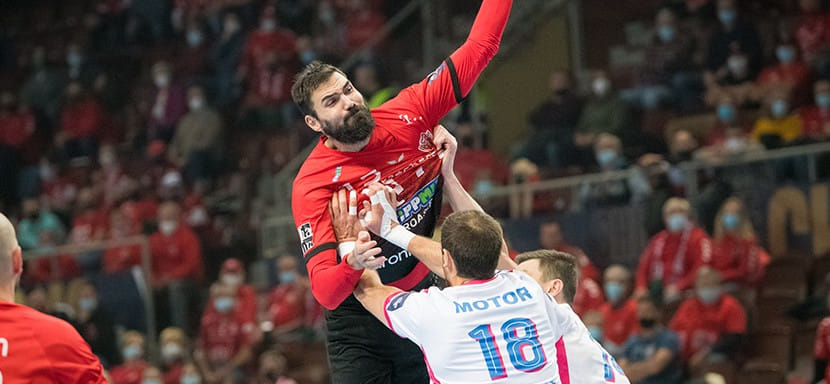 Лига чемпионов. "Веспрем" взял реванш у "Мотора" за выездное поражение, "Фленсбург" повторно был сильнее бухарестского "Динамо"