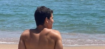 Братья  Пабло и Диего Симонет из сборной Аргентины проводят время отпуска на средиземноморском пляже (ФОТО)