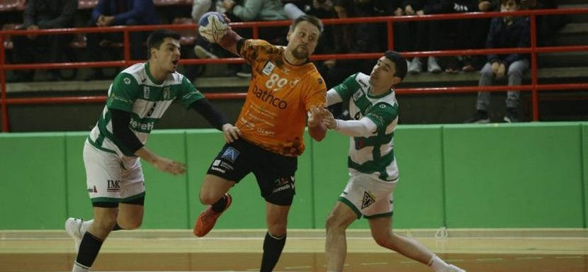 Испания. 32-летний словенский полусредний Яка Шпиляк сменил "Торрелавегу" на "Пуэнте-Хениль"