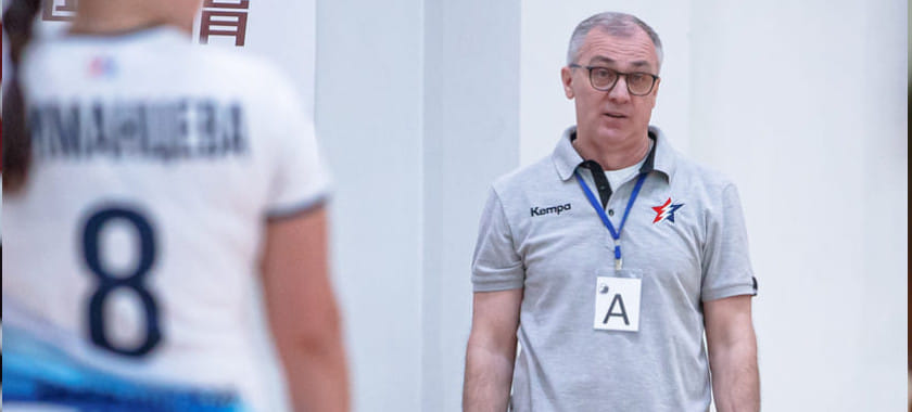 Olimpbet Суперлига. Алексей Гумянов: "Анна Николаева, к сожалению, никак не вырастет. Некоторые игроки также не выполнили установку в матче с "Ладой" (ВИДЕО)