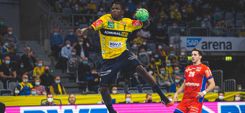 Бундеслига. "Райн Левен" досрочно завершил аренду 22-летнего правого крайнего "Барселоны" Мамаду Дьоку