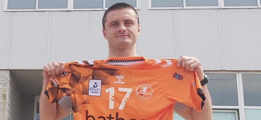 Испания. Капитан запорожского "Мотора" Захар Денисов до конца сезона будет выступать за "Торрелавегу" на правах аренды