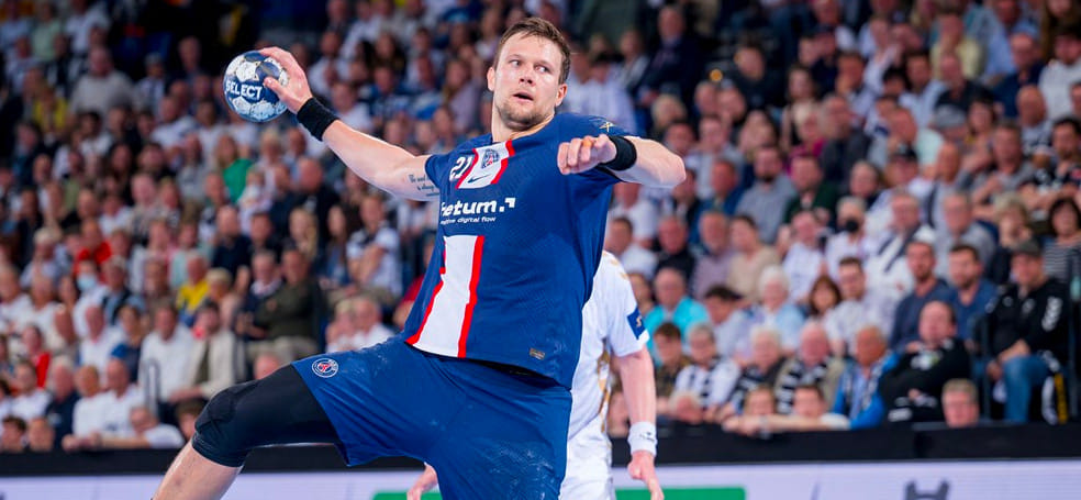 Лига чемпионов. Камил Сыпшак: "7 часов в день проводил с физиотерапевтами, пытался быстрее вернуться на площадку. Сейчас ничего не болит, это главное"