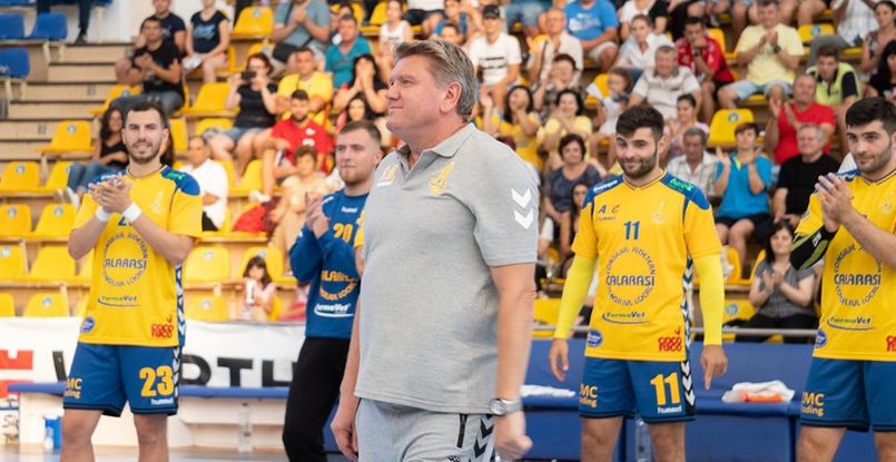 Румыния. Мужчины. "Байя-Маре" обыграл "Бузэу" в седьмом туре и продолжает погоню за лидером. "Дунэря" Сергея Бебешко также победила