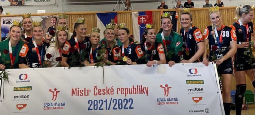 MOL-лига. Чешский "Баник" и словацкая "Ювента" стали победителями совместного женского чемпионата