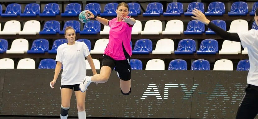 "Ростов-Дон" в товарищеском матче разгромил майкопский АГУ-"Адыиф" с перевесом в 19 мячей