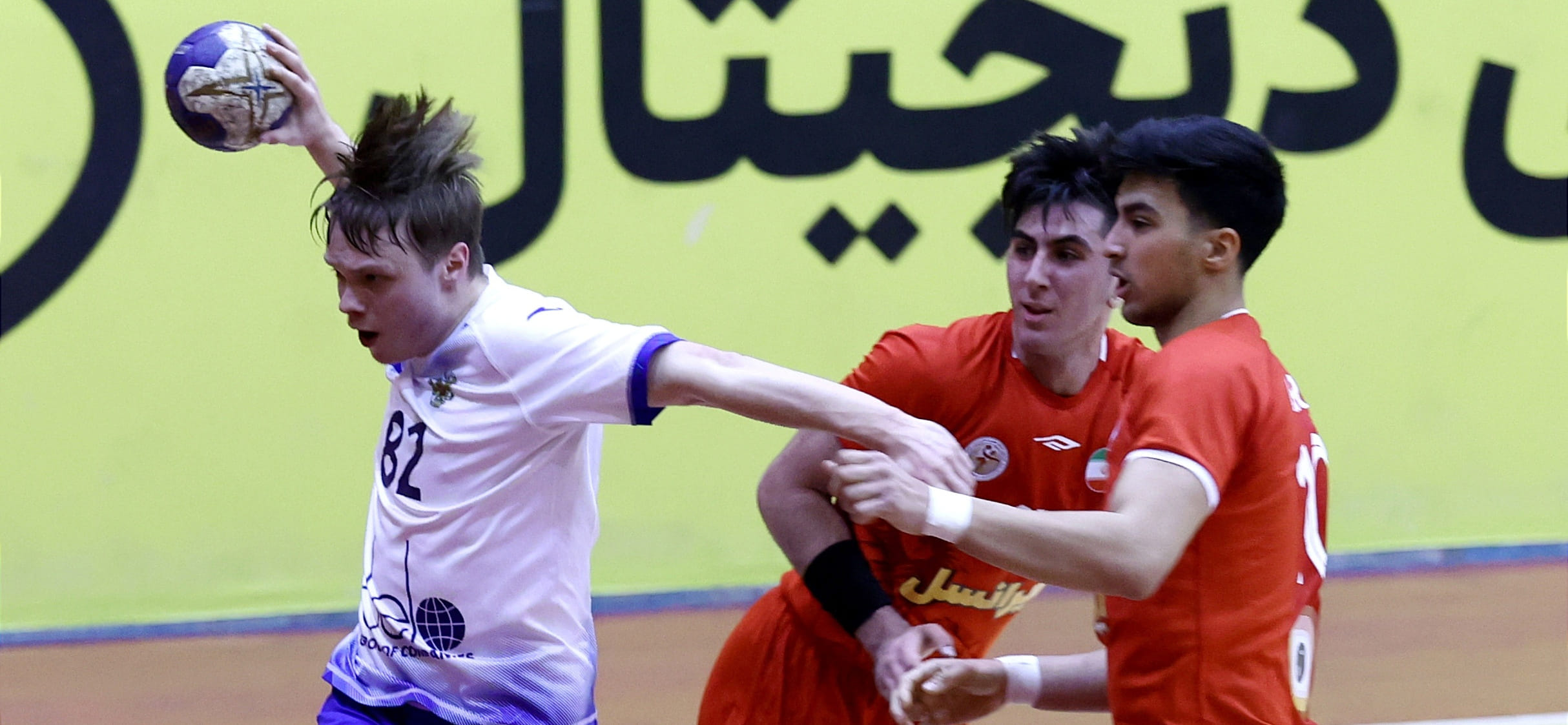 Высшая лига. Левый крайний "Чеховских медведей-2" Никита Новик: "Показываем себя неплохо, учитывая, что играем против более взрослых"