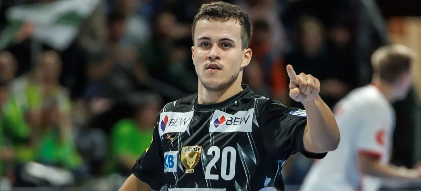 Венгры играли по лекалам "Динамо", но Берлин взять не смогли, "Спортинг" с рекордом, "Висла" увидела Париж и не умерла