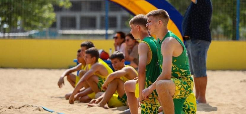 В посёлке Витязево под Анапой проходят первенства Краснодарского края по пляжному гандболу