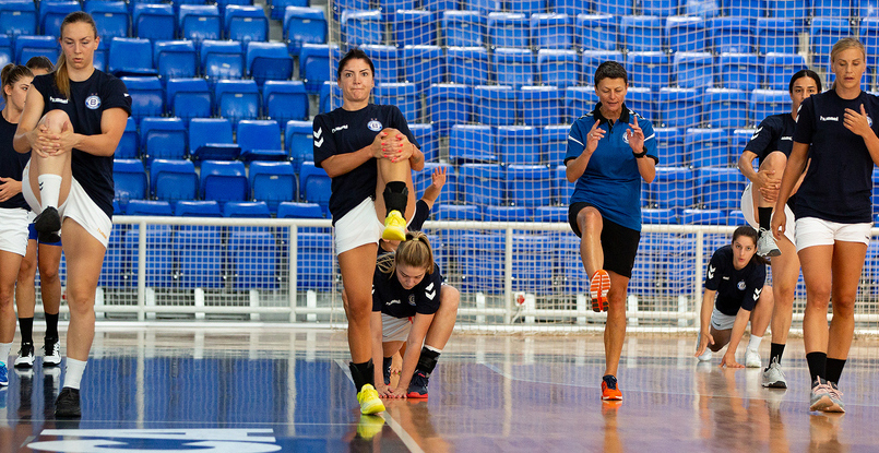 Балканы. Гандболистки "Будучности" вышли из отпуска. К тренировкам приступила сербская полусредняя Саня Вуйович