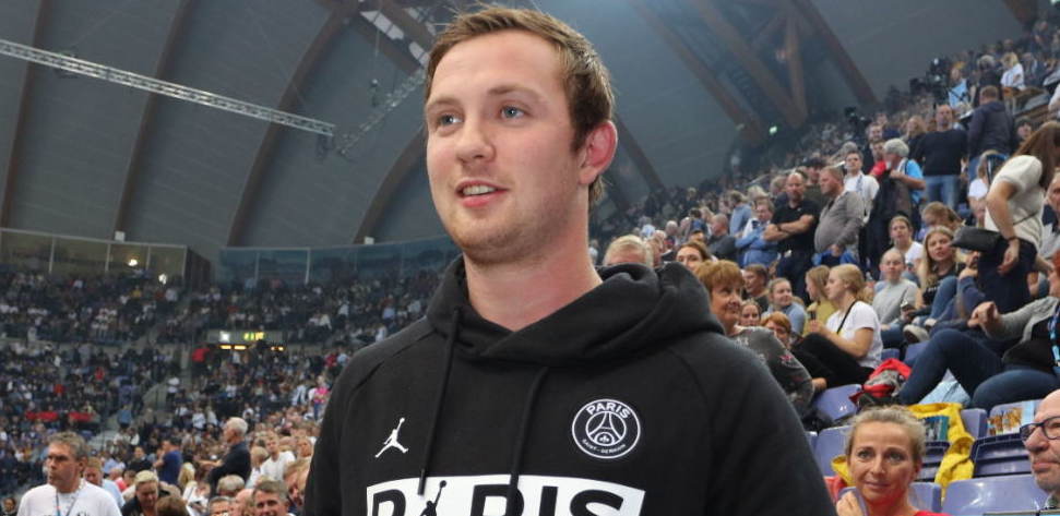 Франция. "ПСЖ" потребовал от Сандера Сагосена вернуться в Париж и доработать месяц контракта — норвежец "чертовски раздражен"