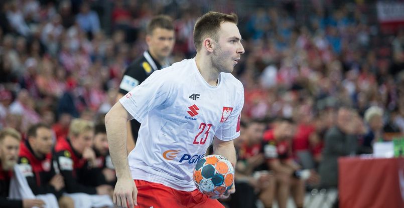 Польша. Правый крайний "Виве" и сборной страны Аркадиуш Морыто: "Я рассчитываю вернуться уже в декабре"