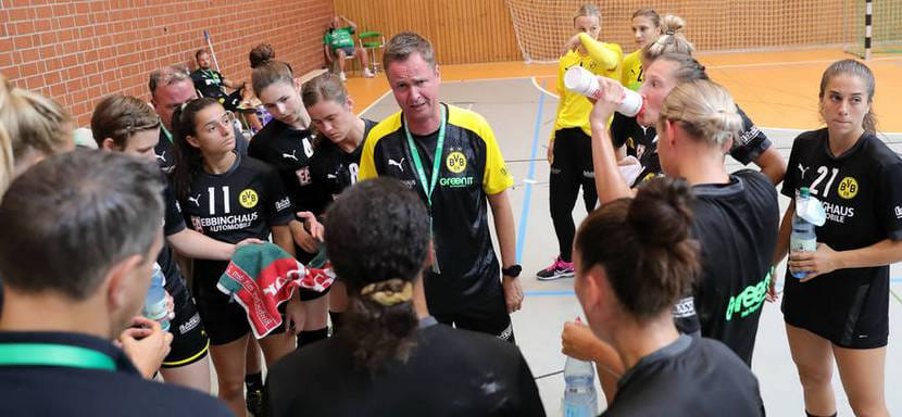 Женская бундеслига. В первый игровой день турнира состоялись пять матчей. "Боруссия" и "Битигхайм" одержали победы