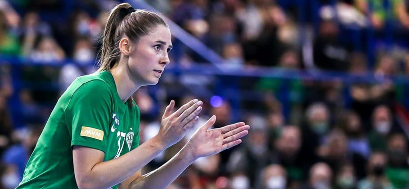 Правая полусредняя сборной Германии и "Ференцвароша" Алисия Штолле сломала руку в матче Лиги чемпионов против "Битигхайма"