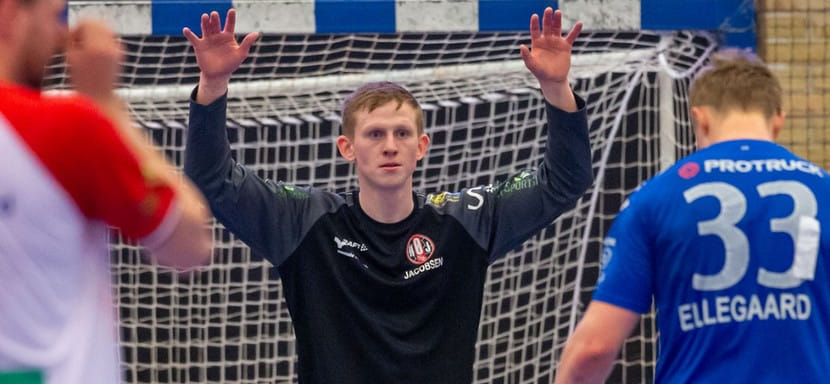 Один из лучших вратарей ЧЕ-2026 Паули Якобсен из сборной Фарерских Островов расстанется с датским клубом ХЁЙ