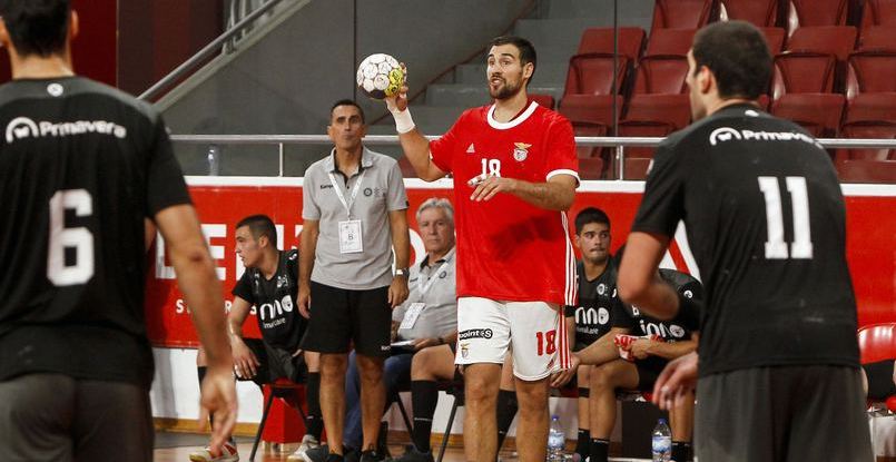 Испанский полусредний Карлос Молина покинул португальскую "Бенфику"