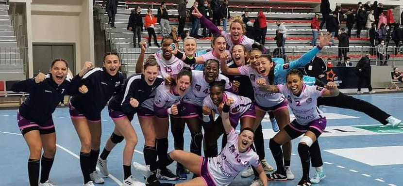 Европейская лига. Пробившись в четвертьфинал, "Лада" и "Звезда" обменялись там соперниками из групп