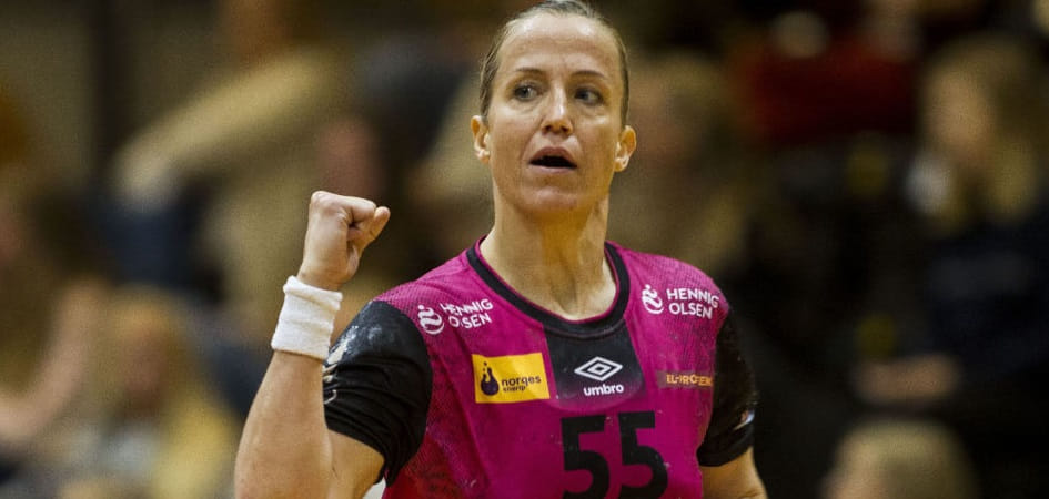 Норвегия. "Кристиансанд" разгромил "Фану" — Хейди Леке вернулась на площадку и забросила 11 мячей