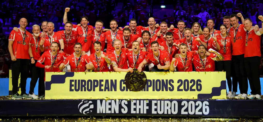 Датчане — чемпионы Европы, Вайлупов остаётся в "Бенфике", Никулин пришёл в "Динамо". Главное за неделю