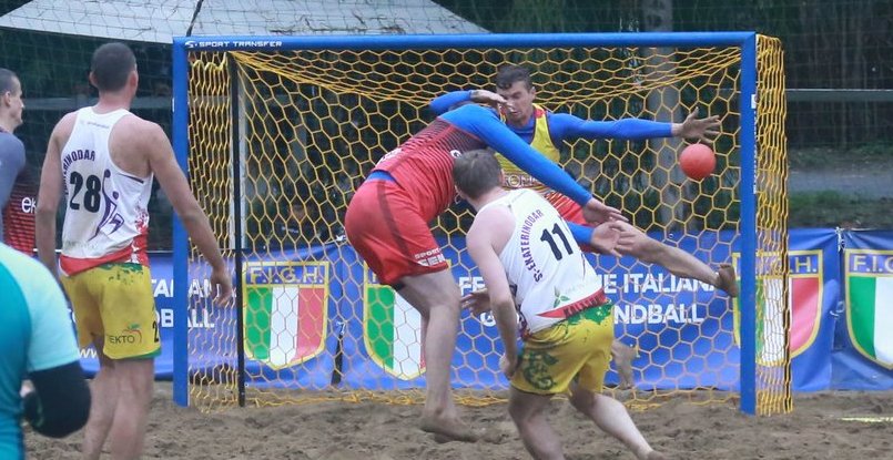 Пляжный гандбол. Изменения в расписании матчей 1/4 финала Кубка чемпионов. "Екатеринодар" и "Хиекка" сыграют в 11.45 (мск)