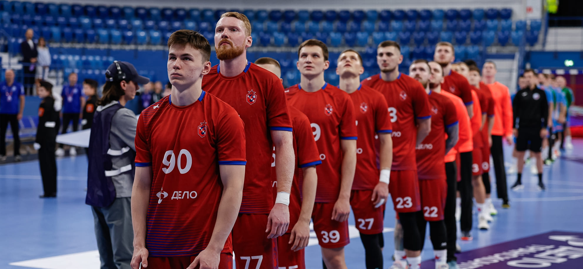 ЦСКА экзаменует сегодня вернувшийся в Суперлигу омский "Скиф", краснодарский СКИФ примет волгоградский "Каустик"