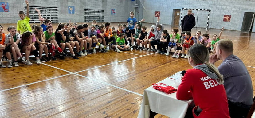 Беларусь. Генсек БФГ Андрей Балецкий и полусредняя "Гомеля" Екатерина Губчик посетили СДЮШОР в Слуцке