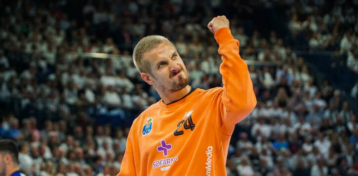 Лига чемпионов. Сэйв Томаса Бауэра после броска Артема Сельвесюка вошел в пятерку лучших по итогам тура