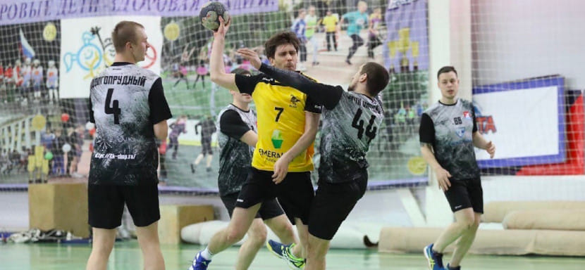 Первая лига. Президент, тренер и игрок "Витязя": "Взнос для участия в высшей лиге и расходы на поездки — несколько миллионов. Неподъемная ноша"