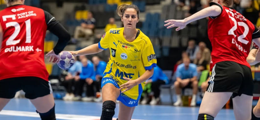 28-летняя норвежская разыгрывающая Муна Обайдли продолжит защищать цвета датского "Нюкёбинга" до лета 2027 года
