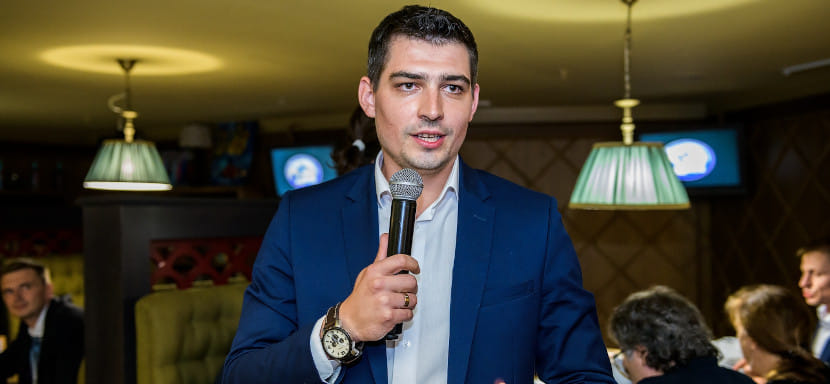 Olimpbet Суперлига. Антон Анташев: "Контракты сейчас подписаны с двумя игроками, ведутся переговоры ещё с одной гандболисткой"