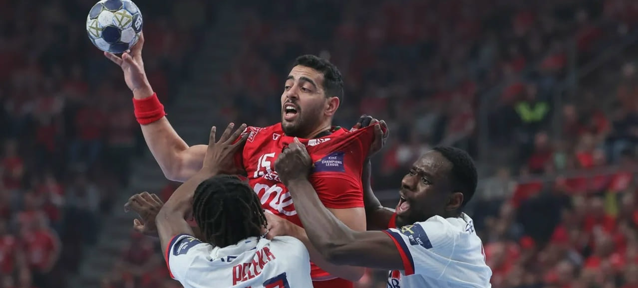 Первое поражение "ПСЖ" в Лиге чемпионов в 2026 году: французы из "Веспрема" сообразили на троих